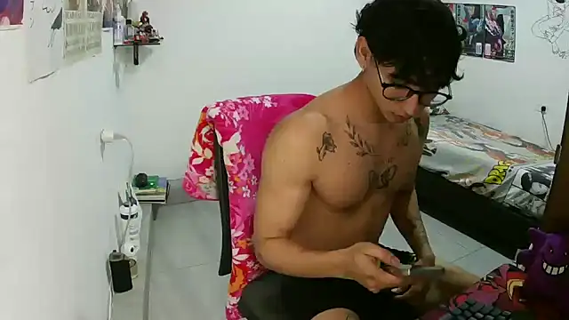 Dillom420 online show from January 9, 8:21 pm