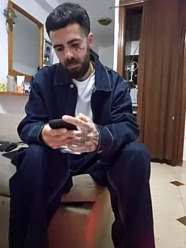 Snapshot of charlye_inkkkk chatting on February 7, 8:01 pm charlye inkkkk online show from February 7, 8:01 pm