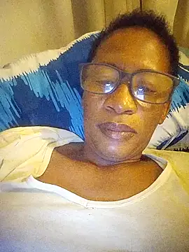 Snapshot of bustybillies chatting on February 19, 3:46 am bustybillies online show from February 19, 3:46 am