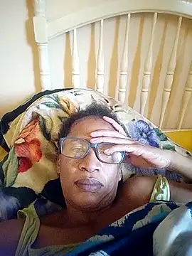 Snapshot of bustybillies chatting on April 2, 4:43 am bustybillies online show from April 2, 4:43 am