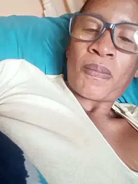 Snapshot of bustybillies chatting on April 6, 4:57 am bustybillies online show from April 6, 4:57 am