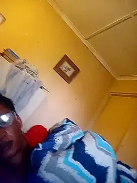 Snapshot of bustybillies chatting on April 9, 4:34 am bustybillies online show from April 9, 4:34 am