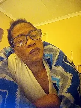 Snapshot of bustybillies chatting on April 16, 2:56 am bustybillies online show from April 16, 2:56 am