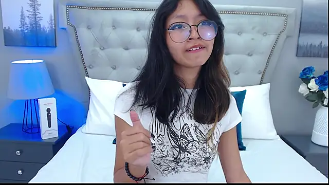 Yommi Winx online show from March 11, 1:59 am