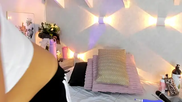 Martina Miiller online show from April 5, 1:19 pm