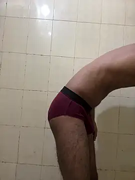 Snapshot of SinfulSensation chatting on February 24, 1:24 am SinfulSensation online show from February 24, 1:24 am