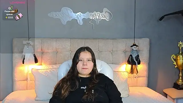 Laia and Aloby online show from October 9, 10:19 pm