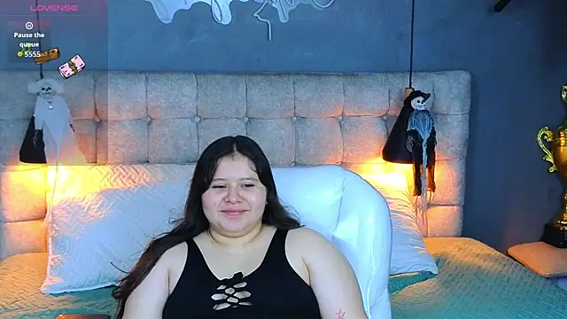 Laia and Aloby online show from October 10, 10:20 pm