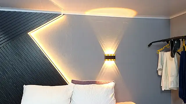 Laia and Aloby online show from February 25, 10:08 pm