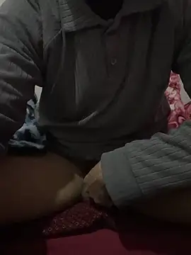 Snapshot of Young_arabe chatting on February 15, 1:46 am Young arabe online show from February 15, 1:46 am