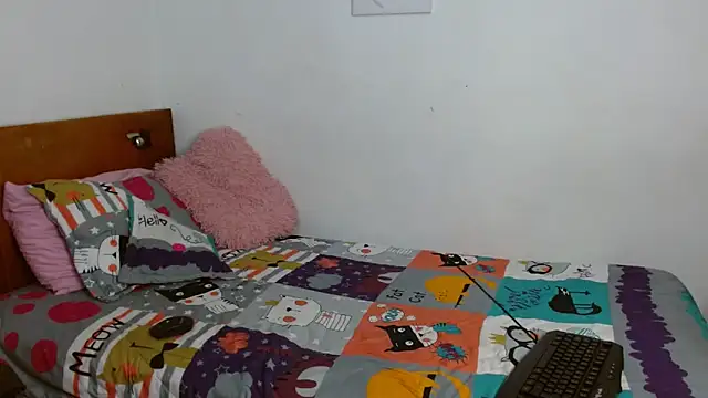 Snapshot of TylaRoggers chatting on March 20, 12:19 am TylaRoggers online show from March 20, 12:19 am