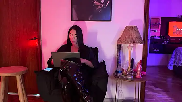 Snapshot of mistresslaviniabr chatting on February 23, 2:18 am mistresslaviniabr online show from February 23, 2:18 am