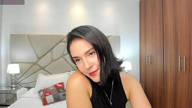 Snapshot of kendaall_jenner_ chatting on December 31, 4:49 am kendaall jenner  online show from December 31, 4:49 am
