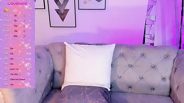 Snapshot of kendaall_jenner_ chatting on January 16, 8:00 am kendaall jenner  online show from January 16, 8:00 am