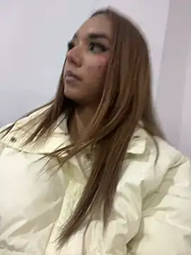 Snapshot of Nikol_Rang__ chatting on February 19, 6:32 pm Nikol Rang online show from February 19, 6:32 pm