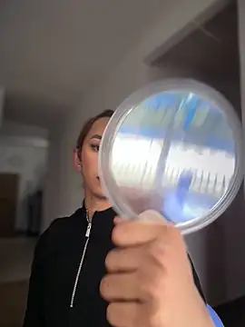 Nikol Rang   online show from February 6, 8:45 pm