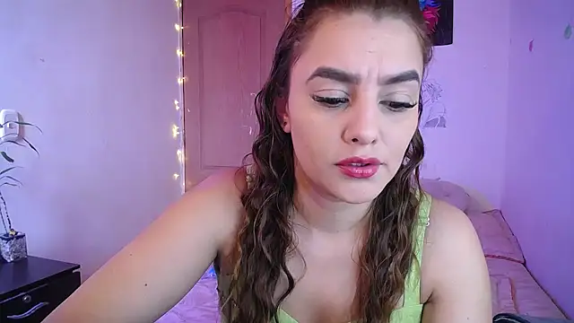 Lu perez online show from December 22, 9:01 pm