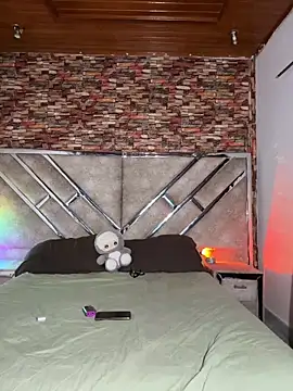 G Poseidon y Cloe online show from December 13, 8:25 pm