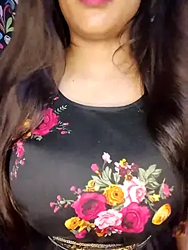 Snapshot of Sreya213 chatting on February 24, 6:28 pm Sreya213 online show from February 24, 6:28 pm