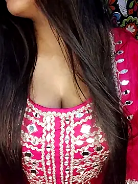 Snapshot of Sreya213 chatting on February 26, 5:56 pm Sreya213 online show from February 26, 5:56 pm