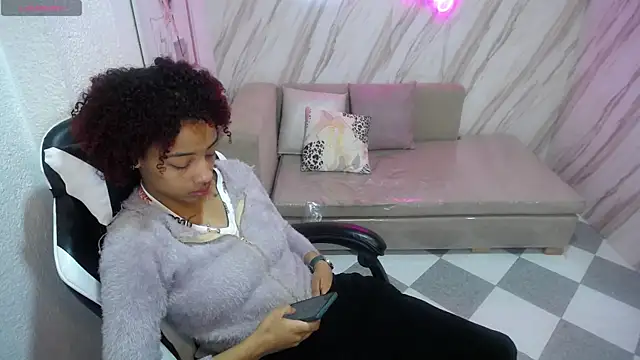 Violeth b online show from March 11, 12:50 pm