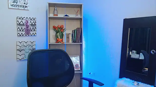 Snapshot of Jeam_hot chatting on January 17, 9:06 pm Jeam hot online show from January 17, 9:06 pm
