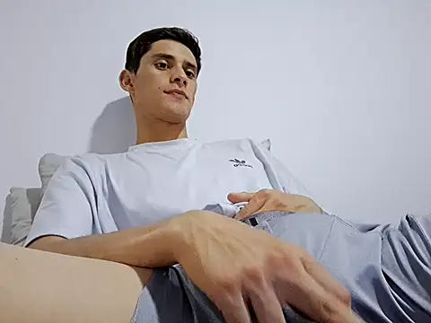 Snapshot of Flaco20xx chatting on February 20, 1:35 am Flaco20xx online show from February 20, 1:35 am