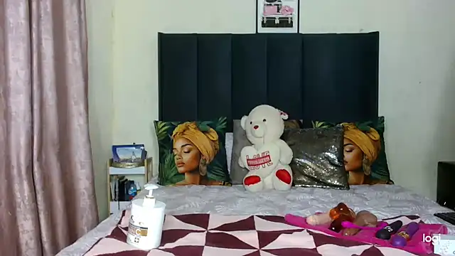 Snapshot of quenliyasa chatting on April 26, 6:27 pm quenliyasa online show from April 26, 6:27 pm