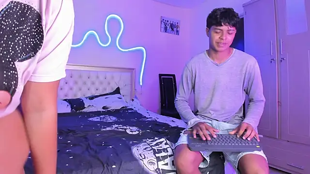 Snapshot of dafnezahiraa_ chatting on January 6, 9:29 pm dafnezahiraa online show from January 6, 9:29 pm