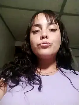 lucylovles online show from February 16, 7:48 am