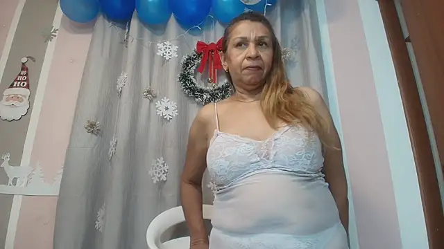 Snapshot of Lesbiandreams chatting on December 13, 8:47 pm Lesbiandreams online show from December 13, 8:47 pm