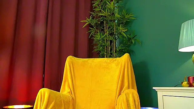 Foxxxy MILF online show from March 10, 8:15 am