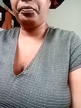 2Sweetysmile online show from April 7, 10:15 am