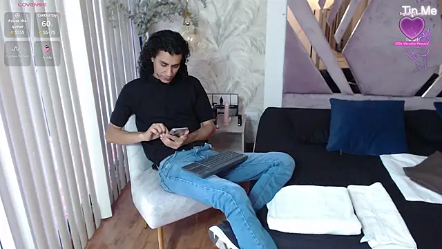 Snapshot of jackstanford chatting on January 30, 1:21 pm jackstanford online show from January 30, 1:21 pm