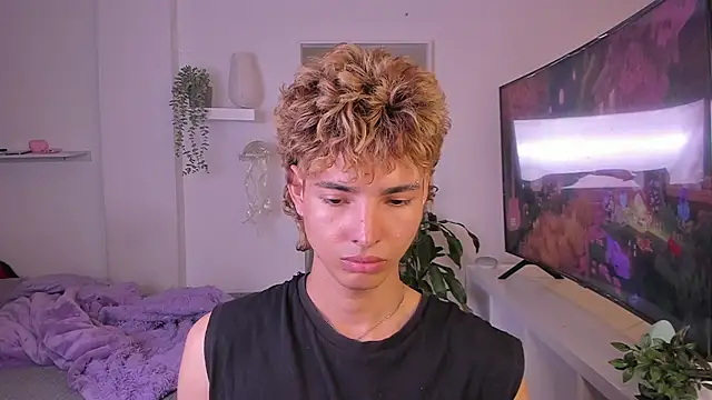 santy-kitty online show from November 10, 1:26 am