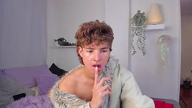 santy-kitty online show from January 17, 1:10 am