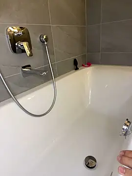 Sissy-Bee online show from January 17, 7:27 pm