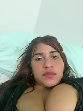 perlita05 online show from March 14, 1:37 am