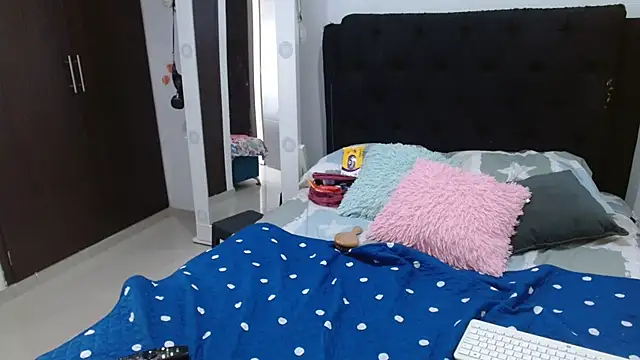 amazonafit  online show from January 16, 7:31 pm