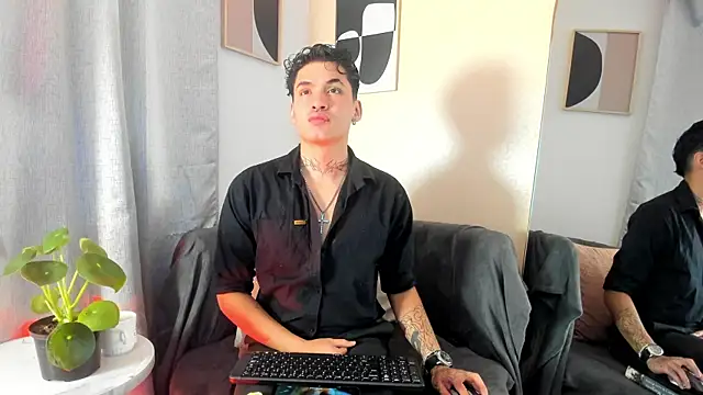 MatheoVelez online show from January 31, 1:11 am