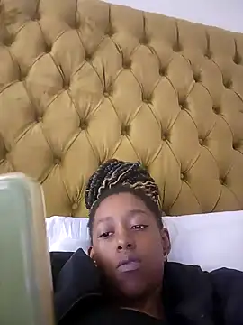 02Boitybaby online show from February 5, 1:44 pm