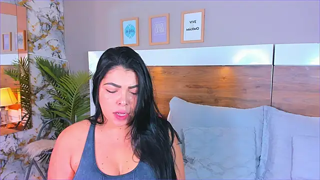 EmaBakker online show from February 16, 9:38 am