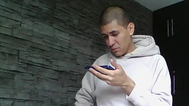 Snapshot of Sexylatin64 chatting on June 10, 3:22 pm Sexylatin64 online show from June 10, 3:22 pm