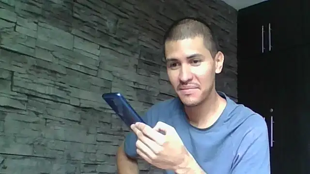 Snapshot of Sexylatin64 chatting on June 15, 2:52 pm Sexylatin64 online show from June 15, 2:52 pm
