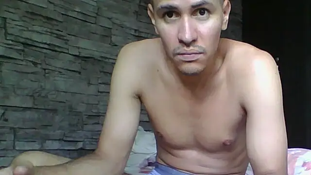 Snapshot of Sexylatin64 chatting on June 22, 3:53 pm Sexylatin64 online show from June 22, 3:53 pm