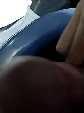 Snapshot of lm279 chatting on December 4, 7:23 pm lm279 online show from December 4, 7:23 pm