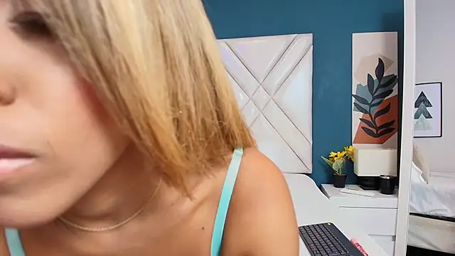 Lana-Gross online show from February 21, 1:33 pm