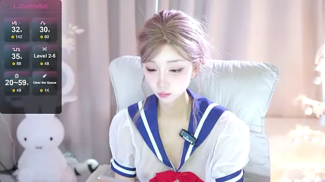 UUKiss  online show from March 16, 2:10 am