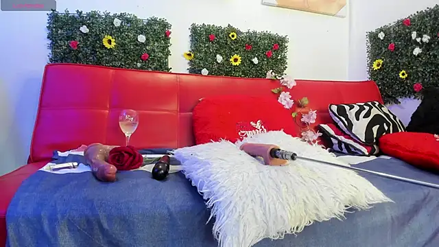 Venus R0se online show from December 1, 7:47 pm