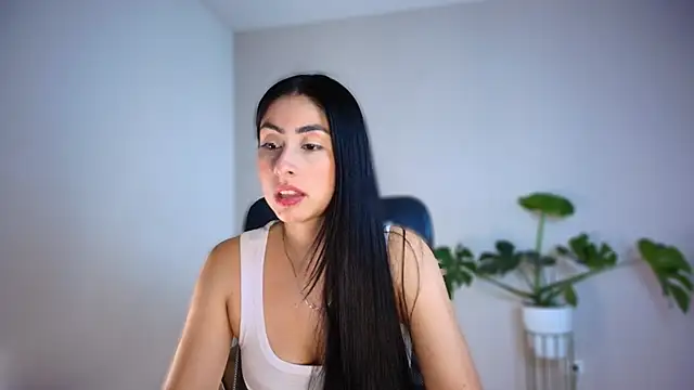 auroracaruso11 online show from March 24, 8:14 pm